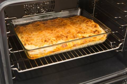 A Temperature Guide For Baking, Serving & Reheating Lasagna – Cooking Chops