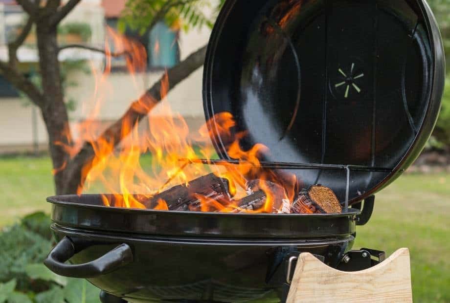 how hot does charcoal grill get