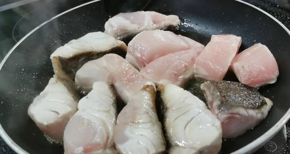 Can You Fry Fish and Chicken In The Same Oil? – Cooking Chops